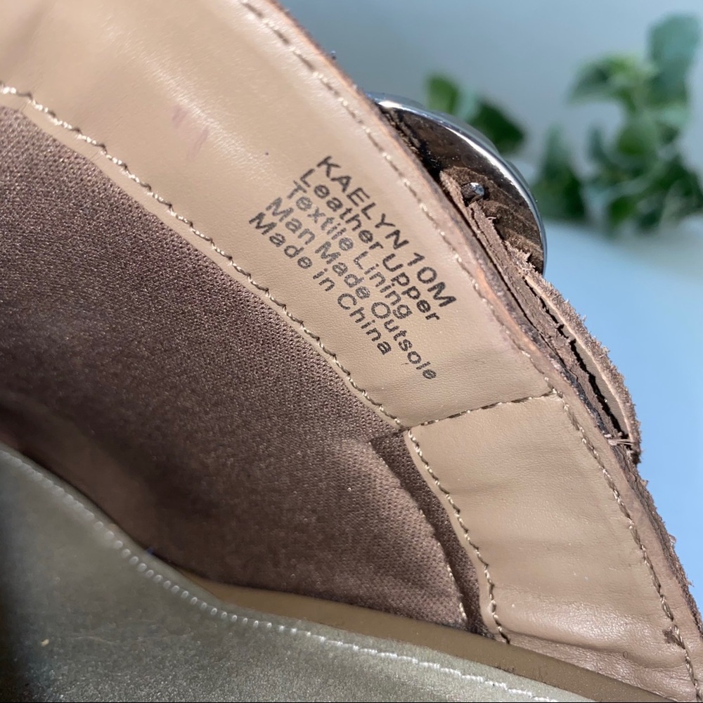 Reba Heeled Mule Clogs - Picture 5 of 5